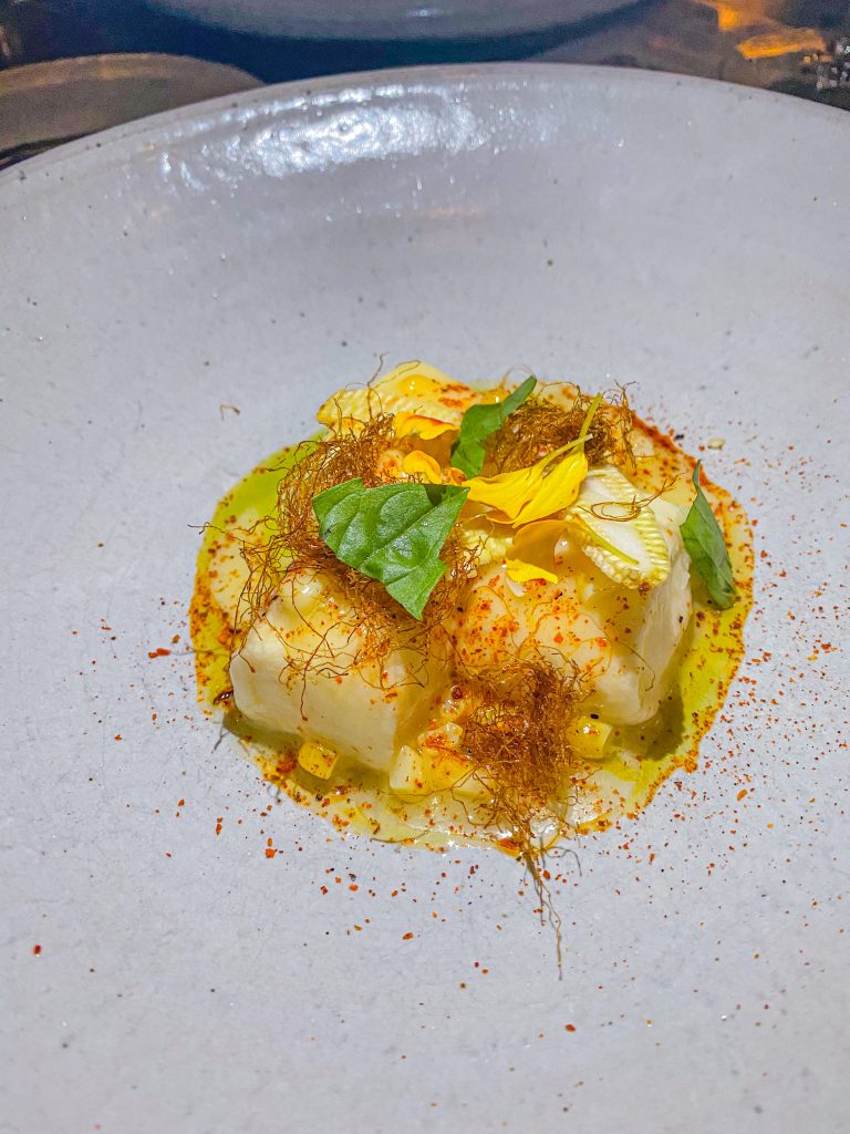 Foto de um prato de ravioli de milho com queijo no restaurante Boka no post sobre onde e o que comer em Chicago